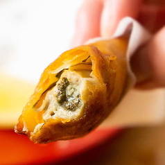 牡蠣とクリームチーズの揚げ春巻(中国)