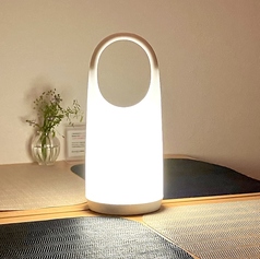 夜の店内は部分照明を用いた落ち着いた照明でゆっくり過ごしていただけると思います