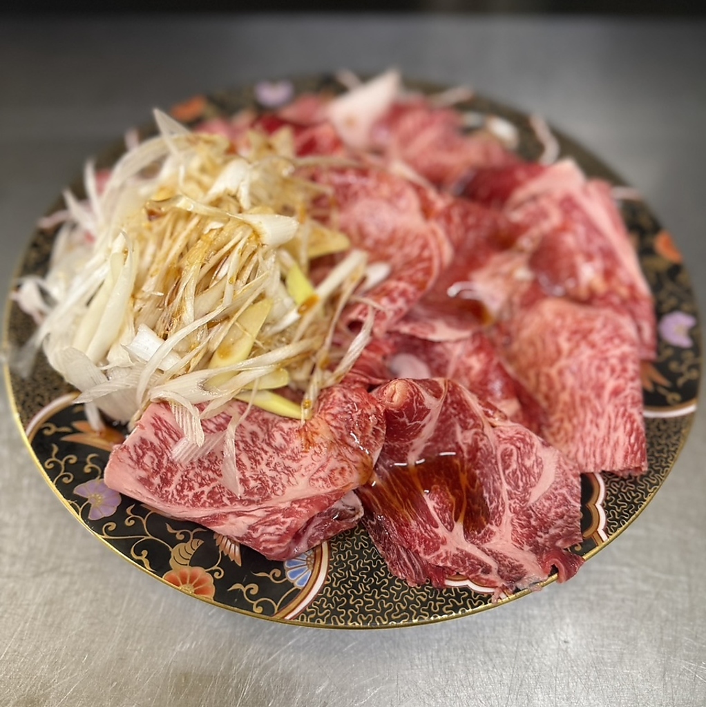 厳選された肉を使用し、特別な時間を提供する一皿！ジューシーな焼き物で特別な時間を楽しむ◎