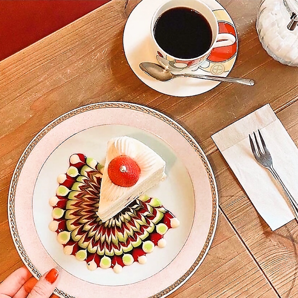 SNS映えするプレートやカレーをお楽しみください！