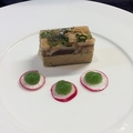 料理メニュー写真&nbsp;フォアグラとフランと煮穴子のゼリー寄せ きゅうりのジュレ