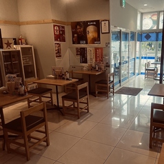 《会社仲間や気の知れた友人など普段使いまで対応可能なテーブル席です◎》