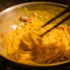 自家製ベーコン、卵やチーズ、生パスタにまでこだわり抜いた◆◆最高のカルボナーラ◆◆リピーター多数！の写真