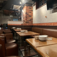 シックな色調の落ち着いた店内でイタリアンを楽しむ♪