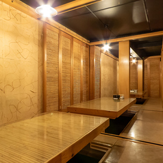 2名様～ご利用可能な掘りごたつ個室。接待・女子会・少人数様の食事など多様なシーンでご利用頂けます！お気軽にお申し付けください。