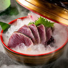 鮮魚の叩き 藁の薫香を添えて