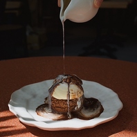 アマレット香るチョコソースティラミス風シュークリーム