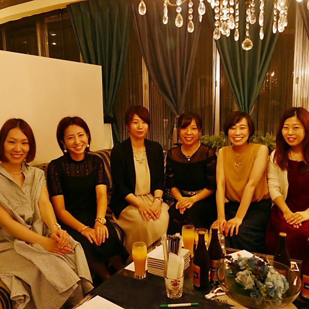 ソファ席で女子会もOK！ラグジュアリーな空間です★