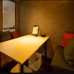 最大６名様までご案内可能な半個室のお席をご用意しております◎女子会やプライベートなシーンでぴったりです！人気のお席となりますので、ぜひご予約ください。