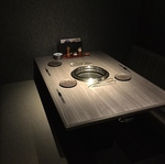 6名様用個室。対面型なので、各種ご宴会や接待など相手との距離を大切にしたいシーンにも最適です。