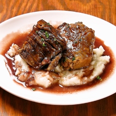 たっぷりの赤ワインで煮込んだとろとろ♪牛角煮