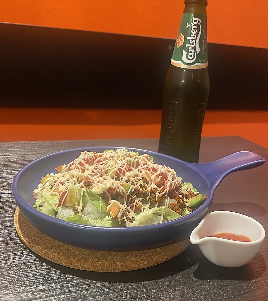 ボリューム満点で人気のタコライス