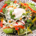 料理メニュー写真&nbsp;温玉シーザーサラダ
