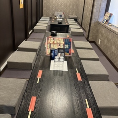 最大30名様までのスペースで、大人数のお集まりや宴会に最適なプライベート空間をご提供します。飲み放題付きプランもございます!