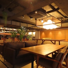 落ち着いたおしゃれな店内。様々なシーンにご対応します