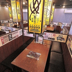 排煙ダクトの優しい明りは温かみある店内に♪