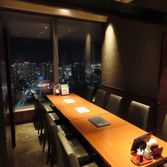 気軽なお食事にも最適な店内です。【汐留で個室のあるお店をお探しなら北海道へ】