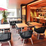 季節を満喫しながらご飲食が楽しめる「テラス席」のご用意も♪ペット同伴可能なのも嬉しいポイント◎