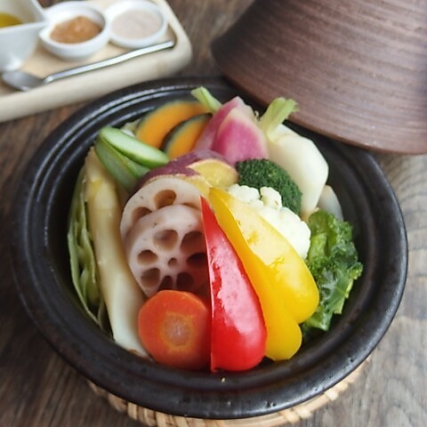 旬野菜のタジン鍋蒸しの写真