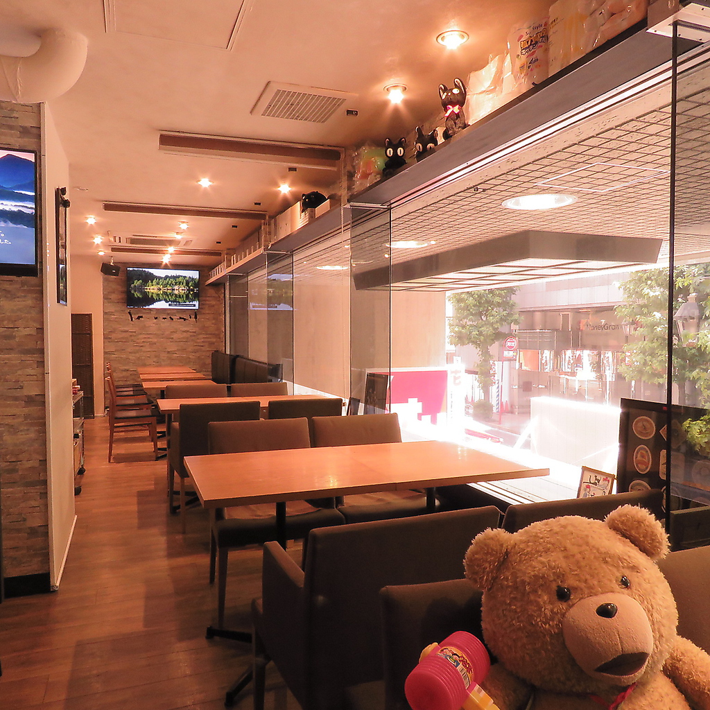 ふかふかのソファは移転したからなくなったけど向かいにホテルがあります…