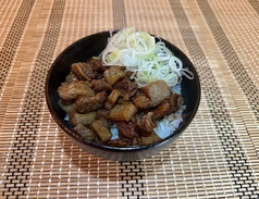 国産牛すじ煮込みぶっかけ丼