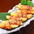 料理メニュー写真 じゃが芋とベーコン鉄板焼き