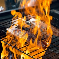 藁焼きの香ばしさとかつお本来の旨さが格別！