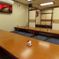 テーブルをつなげれば最大36名様まで対応可能。部屋の貸切もOKで、大人数の宴会や特別な集まりに最適な空間です。