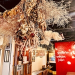 吹き抜けの天井、むき出しの配管、間接照明の柔らかな灯り☆お洒落なカフェのような大人の隠れ家☆