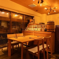 用途に寄り添う洗練された店内レイアウト