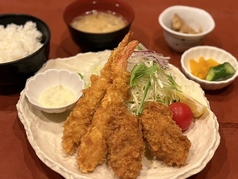 カキフライとエビフライ定食