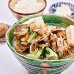 【昼メニュー】人気メニュー!豚骨から出る出汁の美味しさに驚き!ボリュームに驚き!