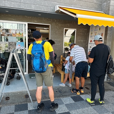 竹炭クレープ＆アサイーボール京都嵐山シーズンズの雰囲気1