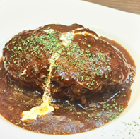 自家製ハンバーグ