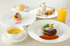 フレンチレストラン ロジェ 福山ニューキャッスルホテルのコース写真