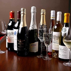 世界各地のワインを取り揃えております