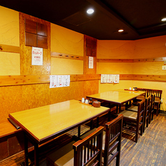 4名様向けテーブル席は結合も出来ます♪