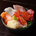 料理メニュー写真 【食べやすいサイズの小丼】海鮮丼 