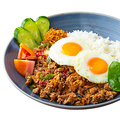 料理メニュー写真&nbsp;本格！ガパオライス ～鶏肉のバジル炒めご飯～