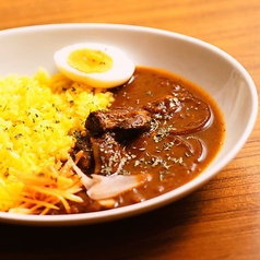 十数種スパイスで仕上げる手作りカレーの深い味わい