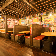 【2～4名様向けテーブル席】昭和レトロでどこか懐かしい店内♪