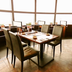 フロアはパノラマで夜景が楽しめる♪【汐留で居酒屋・蟹・海鮮・和食のお店をお探しなら北海道へ】