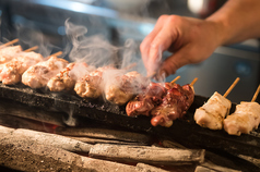 焼き鳥5点盛り（塩・タレ）（かわ、もも、ねぎま、ぼんじり、砂肝）/名古屋コーチンつくね