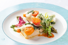 鯛のカプリ風 生ハム巻きソテ− 冷製バジルソ−ス　セットの写真