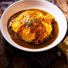 チーズインオムカレー(ケチャップライス)/明太とろろオムライス(和風ピラフ)