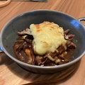 料理メニュー写真&nbsp;牛肉とポテトのチーズ焼き