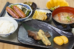 ランチメニューは御膳とコースをご用意しております。