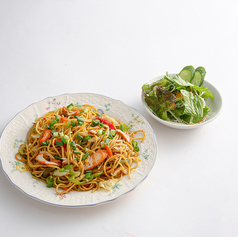 チョウミン(チキン・野菜・海老)チキンorマトンorエビチョウミン、サラダ付き