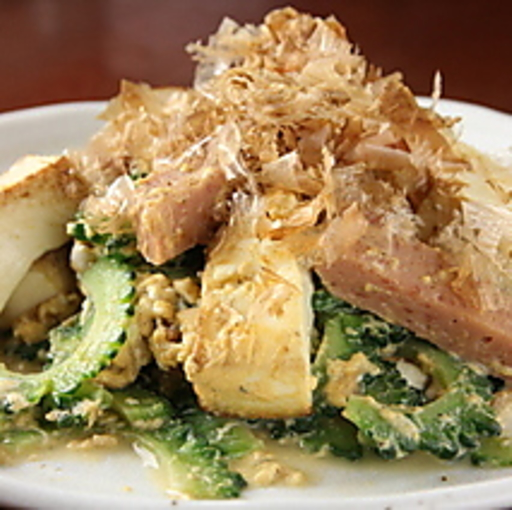 ゴーヤの苦味が少ないので、ゴーヤが苦手な方にもおすすめ「ゴーヤちゃんぷるー」♪