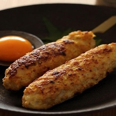 阿波尾鶏つくね串の卵黄添え(二本)